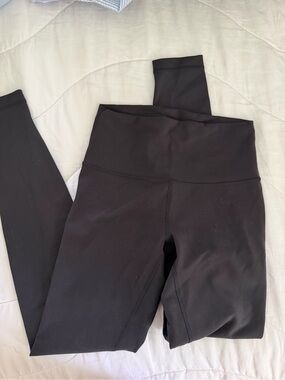 Wonder Under High-Waisted Black Leggings 28”